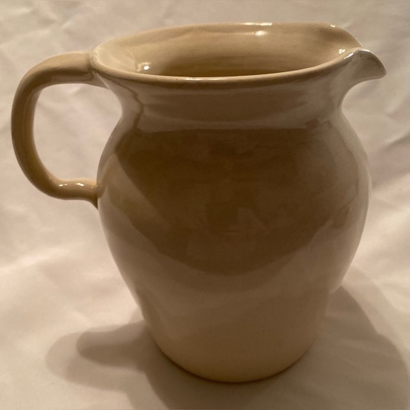 Casey Pottery Stoneware Pitcher w Cobalt Blue Heart Wreath Hand painted Signed - Picture 3 of 4